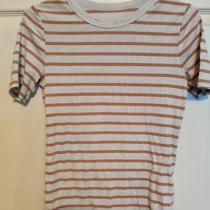 A New Day Women's Short Sleeve Ribbed Tan and White T-shirt SIZE Small Preowned